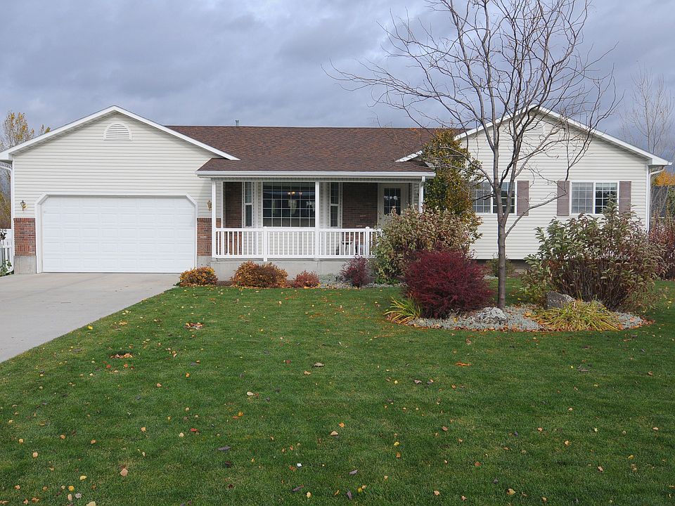 1st image of 675 Dell Dr