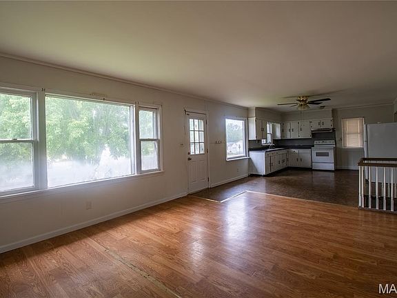 5th image of 604 Bonnie St