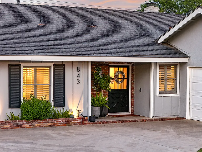 843 Bernard Dr — Photo 44