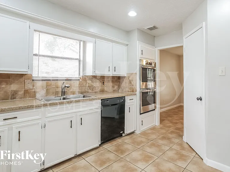 21419 Park Willow Dr — Photo 6