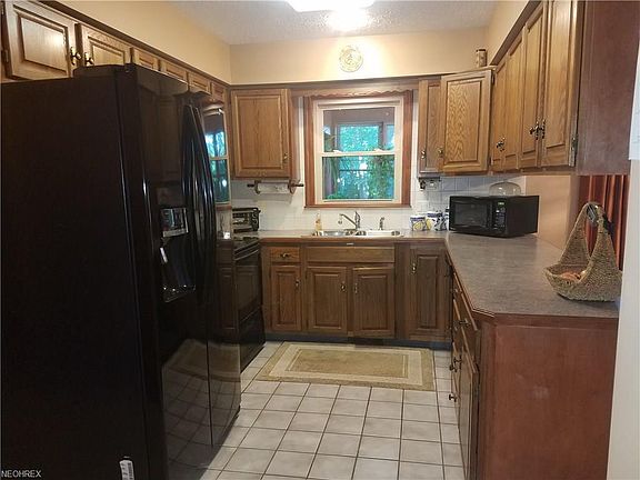 5th image of 9061 Altura Dr NE