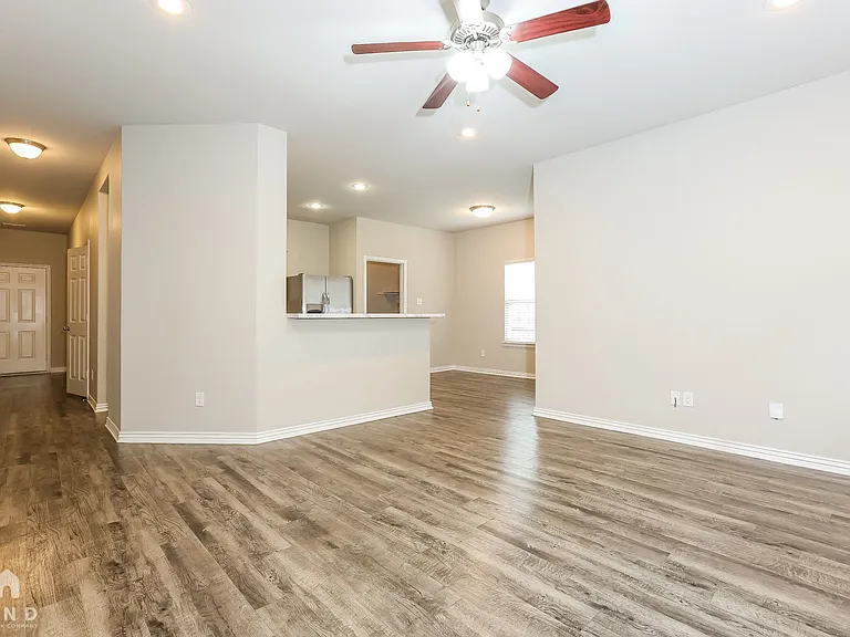 2240 Mary Alice Dr — Photo 6