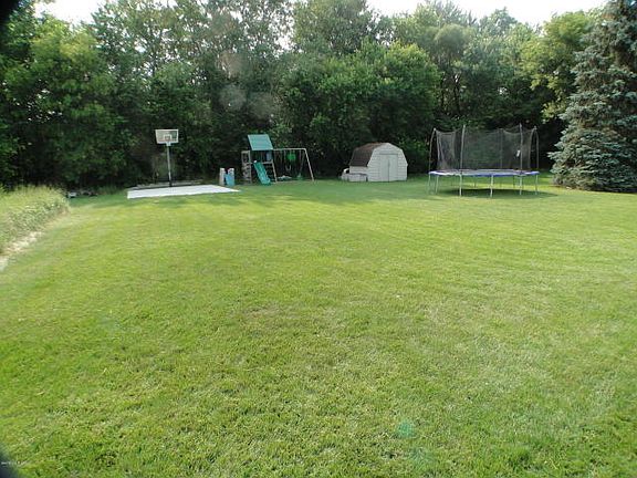 3rd image of 5262 Highland Dr
