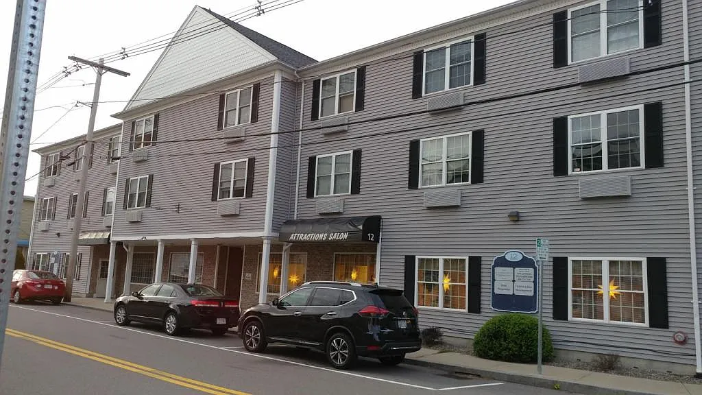 12 Pratt St — Photo 1