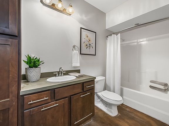 5th image of 4160 Olive St #209