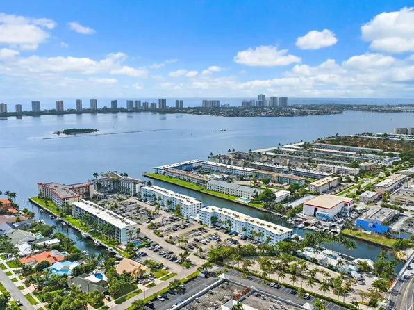 100 PARADISE HARBOUR Boulevard #202, North Palm Beach, FL 33408