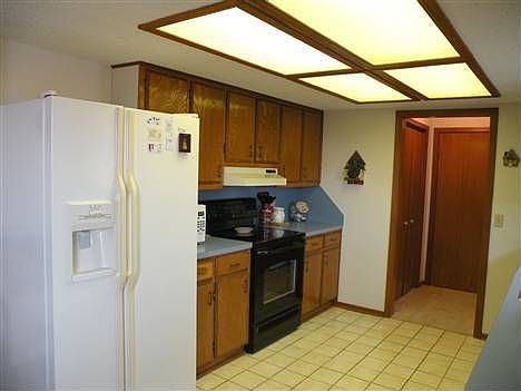 3rd image of 5806 Northridge Ln NE