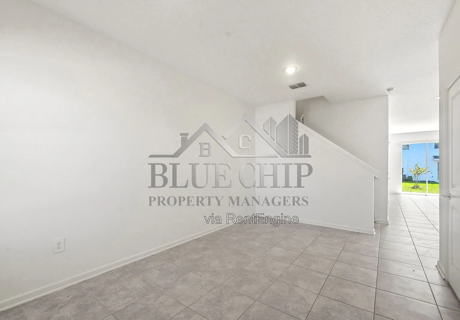 3 bed, 2.5 bath, 1834 sqft, $2,295 — Photo 4