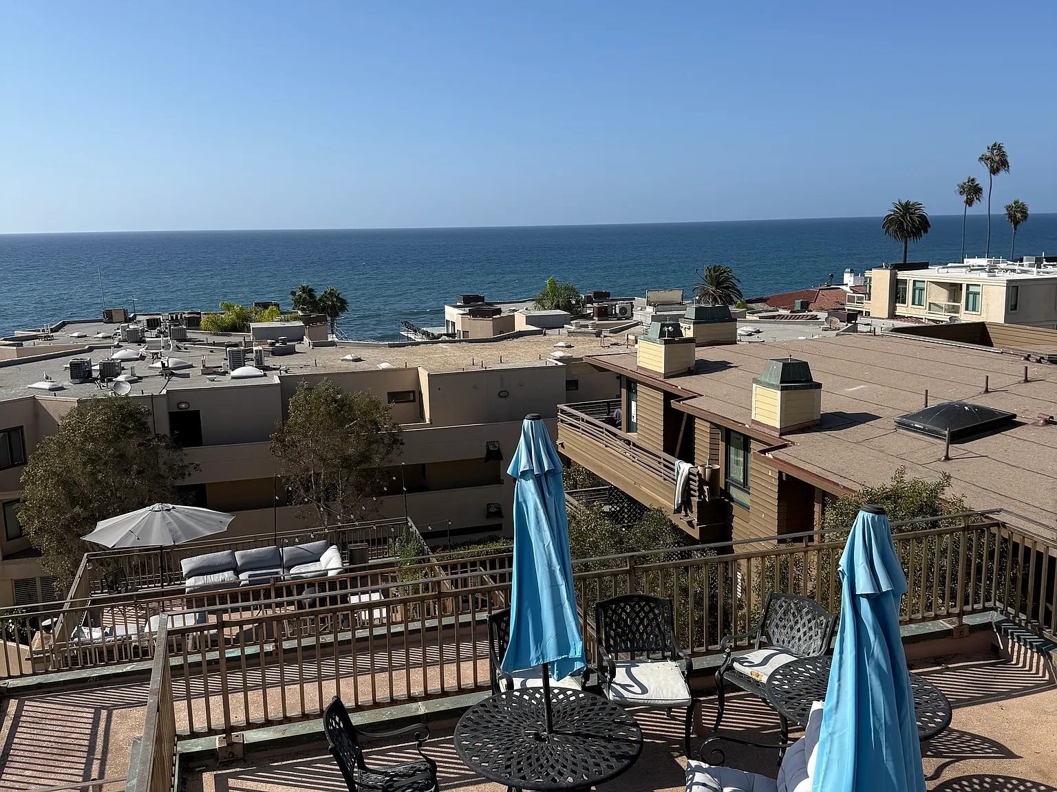 2 bed, 2.5 bath, 1300 sqft, $4,975 — Photo 4