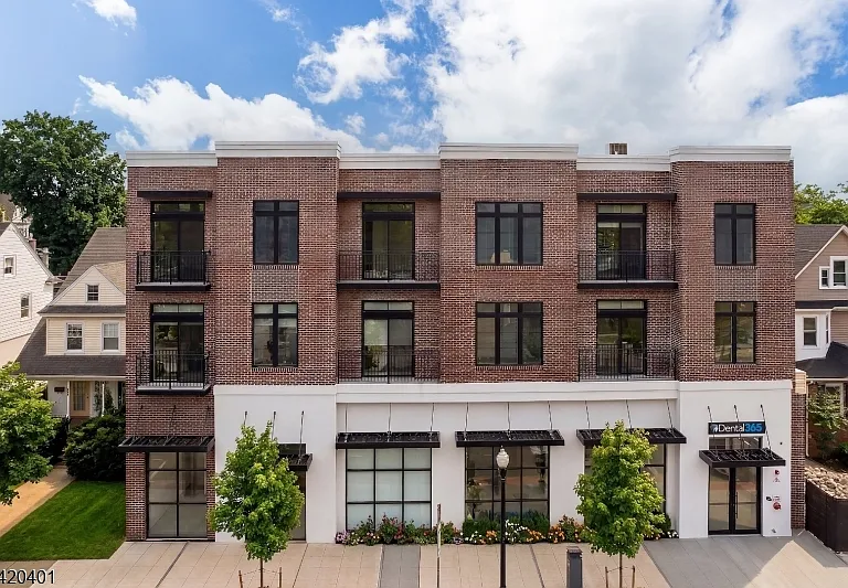 423 South Ave W #201 — Photo 1