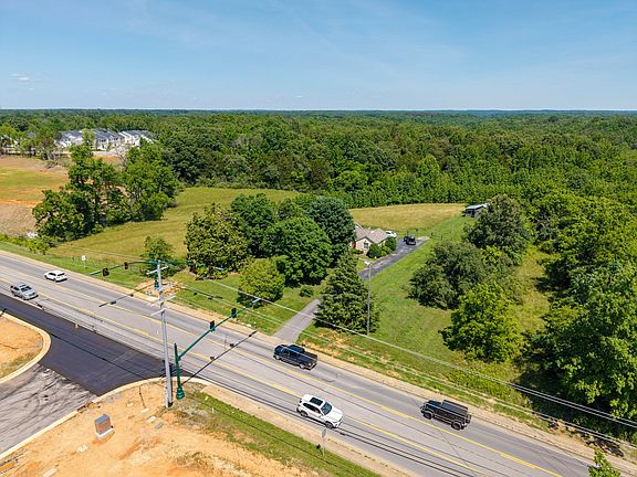 4th image of 2161 Fairview Blvd
