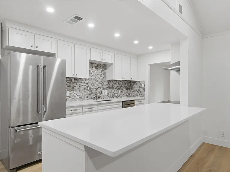 7515 Meadow Oaks Dr — Photo 11