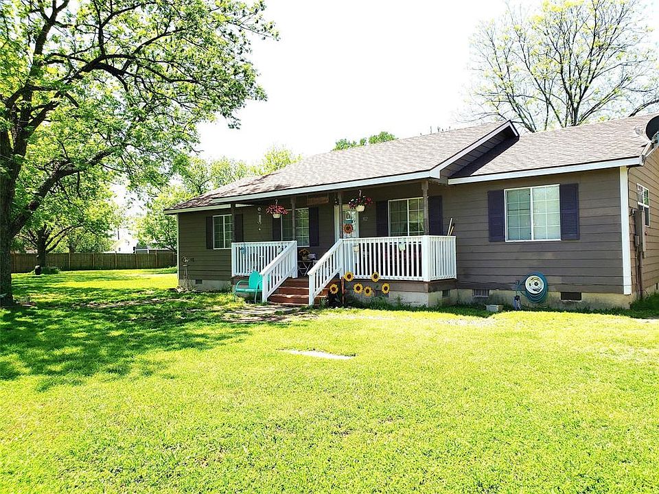 1st image of 302 SW 14th Ave