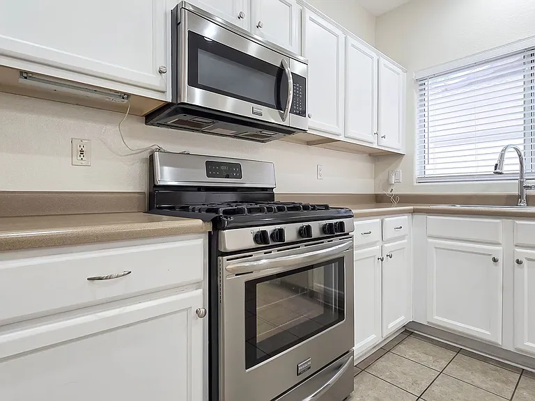 12509 W Washington St — Photo 12