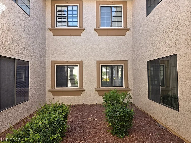 1407 Santa Margarita St #A — Photo 7