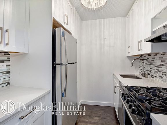 3rd image of 301 E 79th St APT 36G