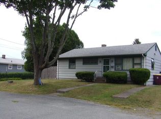 9 Fairfield St, Acushnet, MA 02743