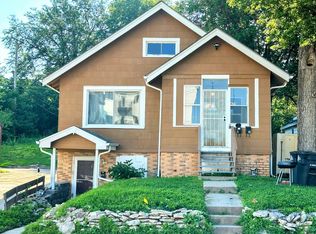 615 S 33rd St, Omaha, NE 68105