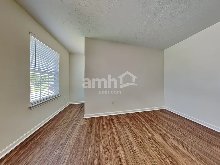 371 Derby Ct — Photo 16