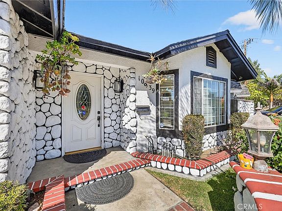 2nd image of 10939 Little Lake Rd