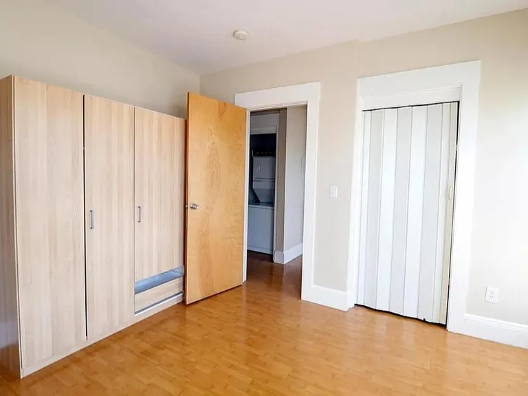 2597 Telegraph Ave #B — Photo 7