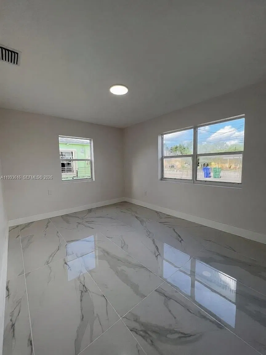 2 bed, $2,500 — Photo 4