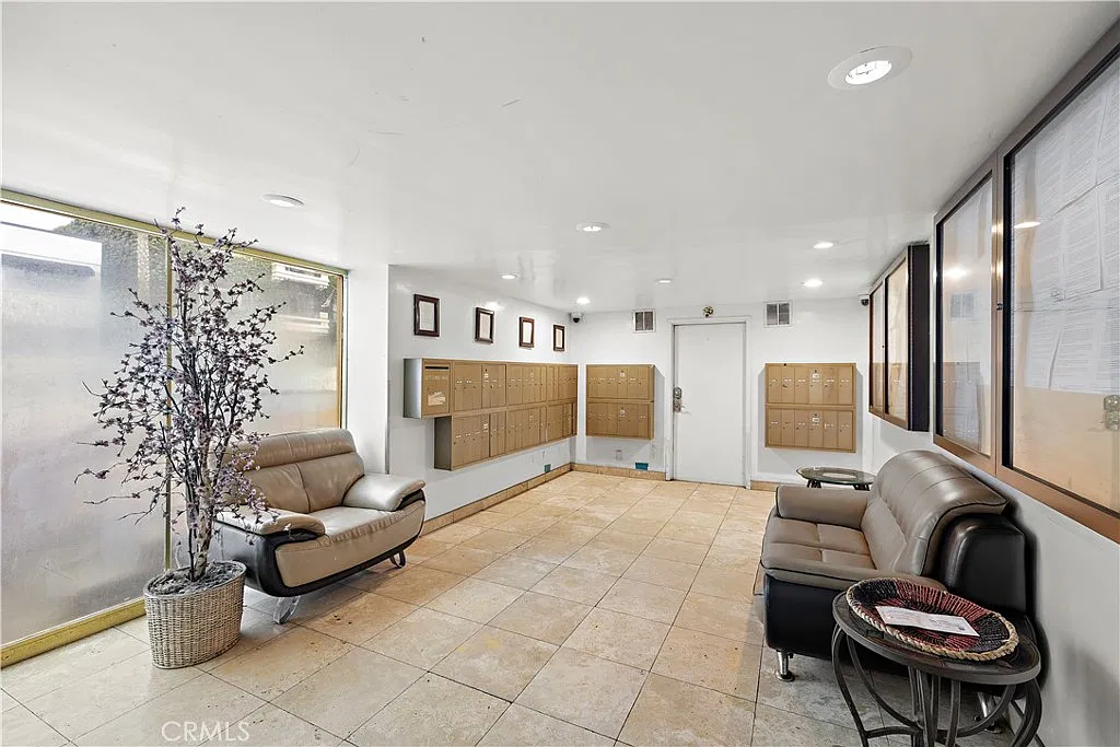 335 Cedar Ave — Photo 1