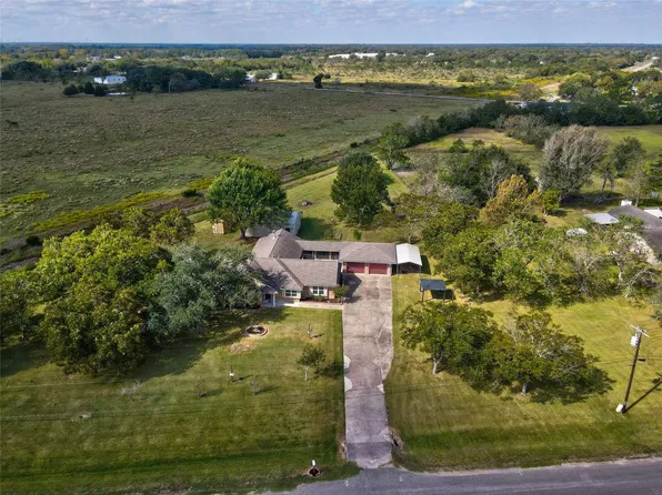 1025 County Road 139, Alvin, TX 77511