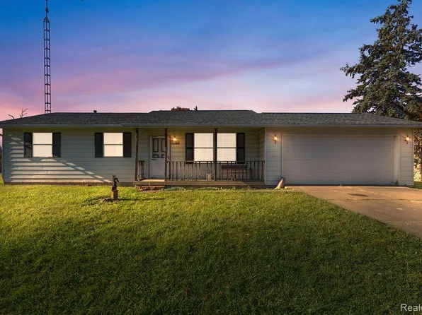 4440 Shubert Ave, Burton, MI 48529