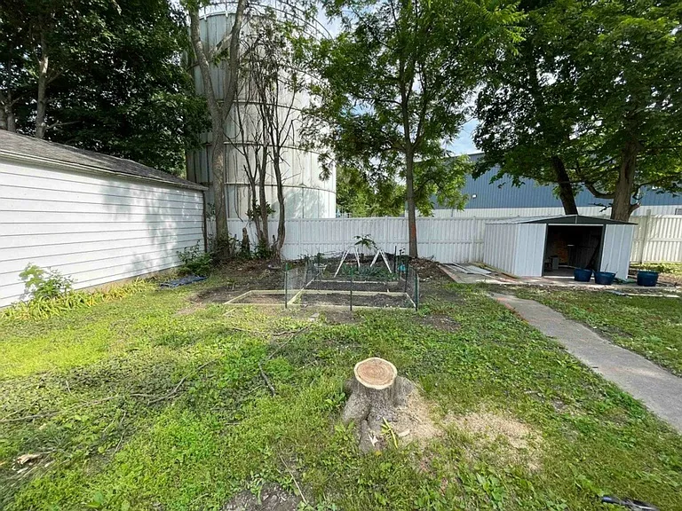 804 Market St — Photo 28