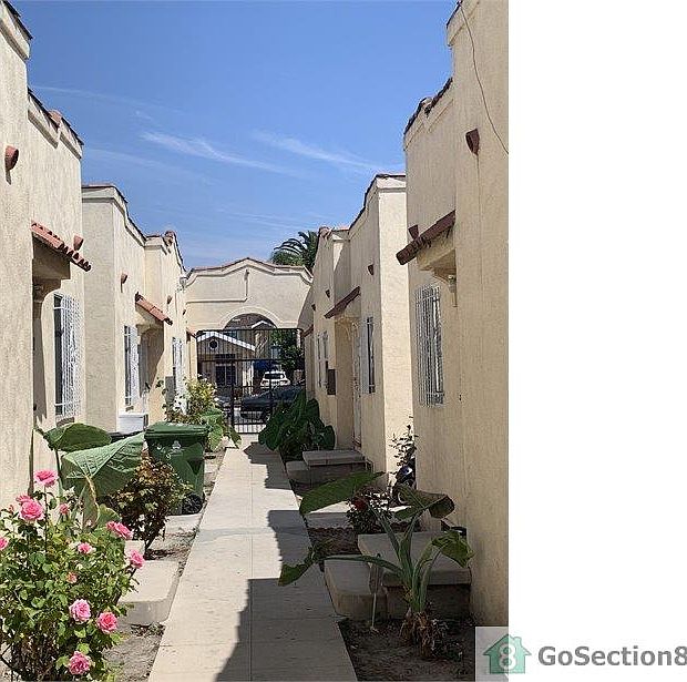 2nd image of 2649 S Redondo Blvd #B
