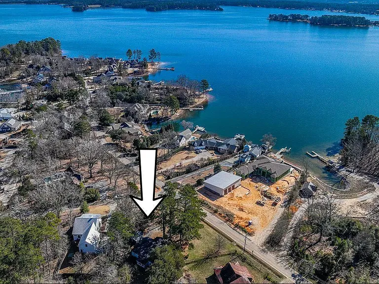 425 Yachting Rd — Photo 2