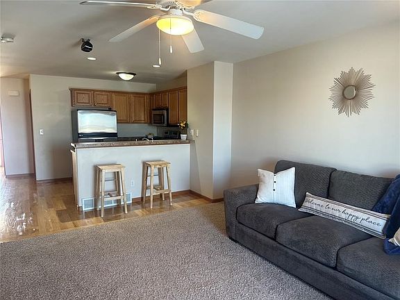 3rd image of 3297 Prairie Bend Cir