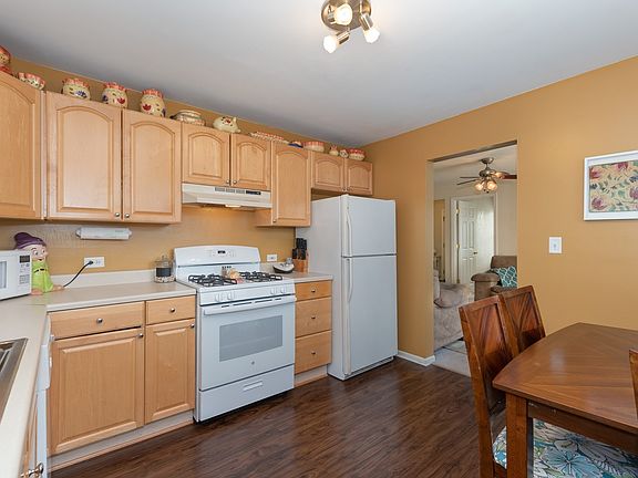 4th image of 24 Lake Dr