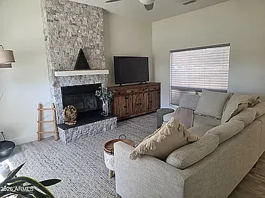 2 bed, 1092 sqft, $2,000 — Photo 2