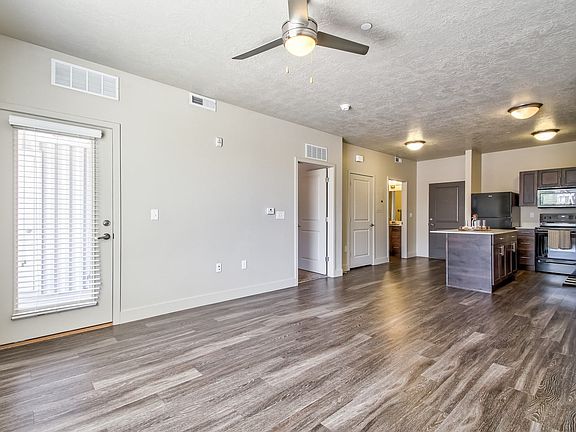 5th image of 1550 S State St #1B-1Ba-788Sqft