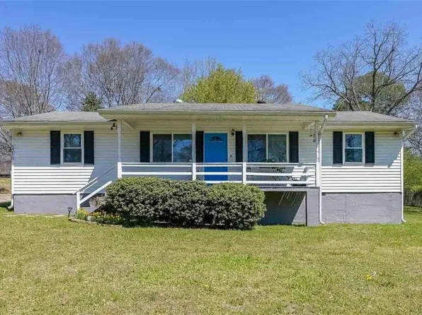 5216 Chattahoochee St, Flowery Branch, GA 30542