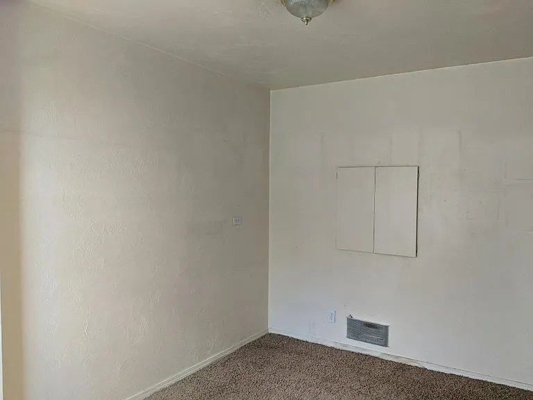 mini_Bedroom_2 (3)_05182023