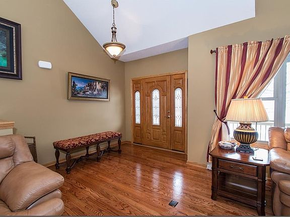3rd image of 1031 Thornton Ct