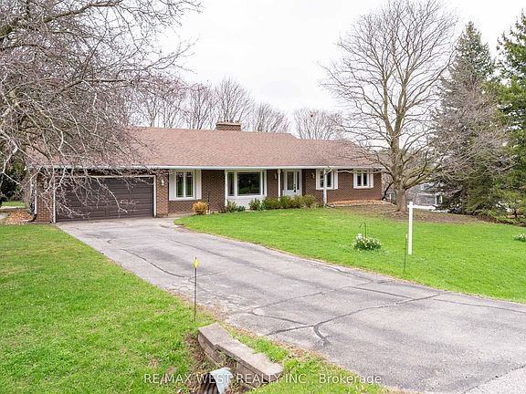 2nd image of 3 Field Crest Rd