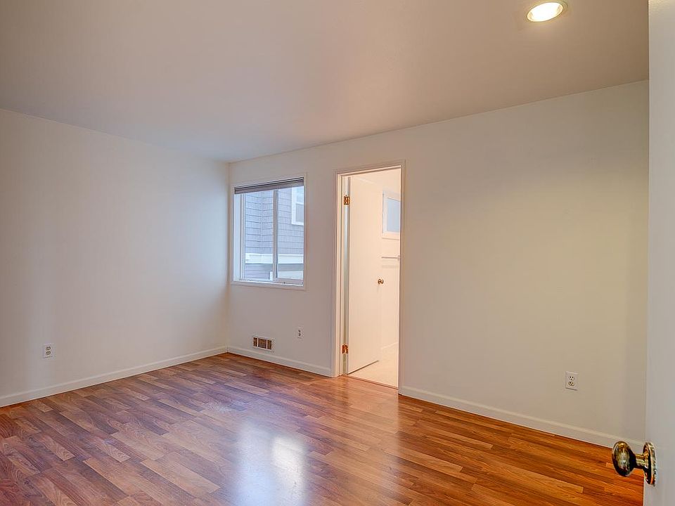 1st image of 523 11th Ave E APT 202