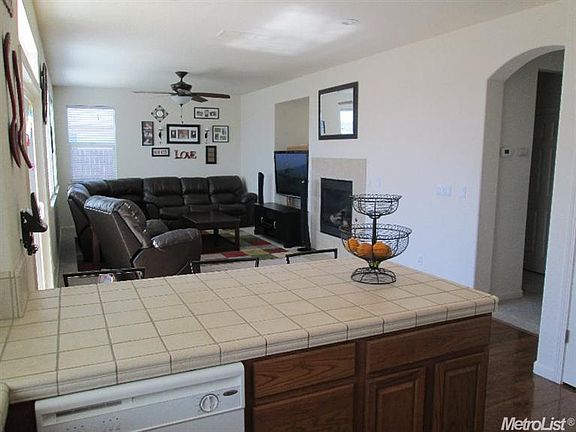 4th image of 13304 Fountain Dr