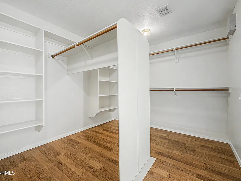 1722 E Samuel Dr — Photo 30