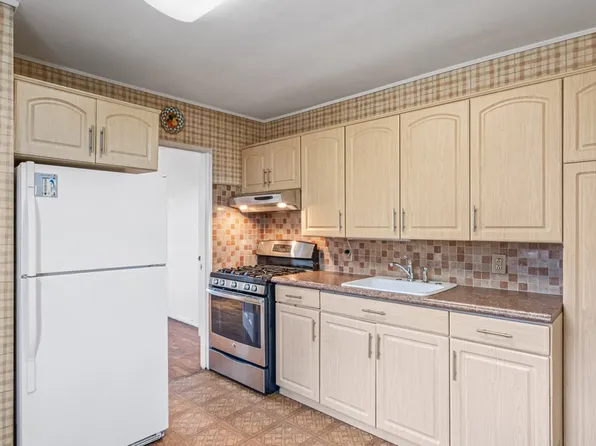 68-20 Selfridge Street image 7 of 15