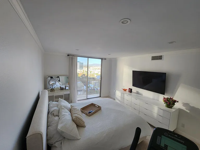 10747 Wilshire Blvd #1207 — Photo 8