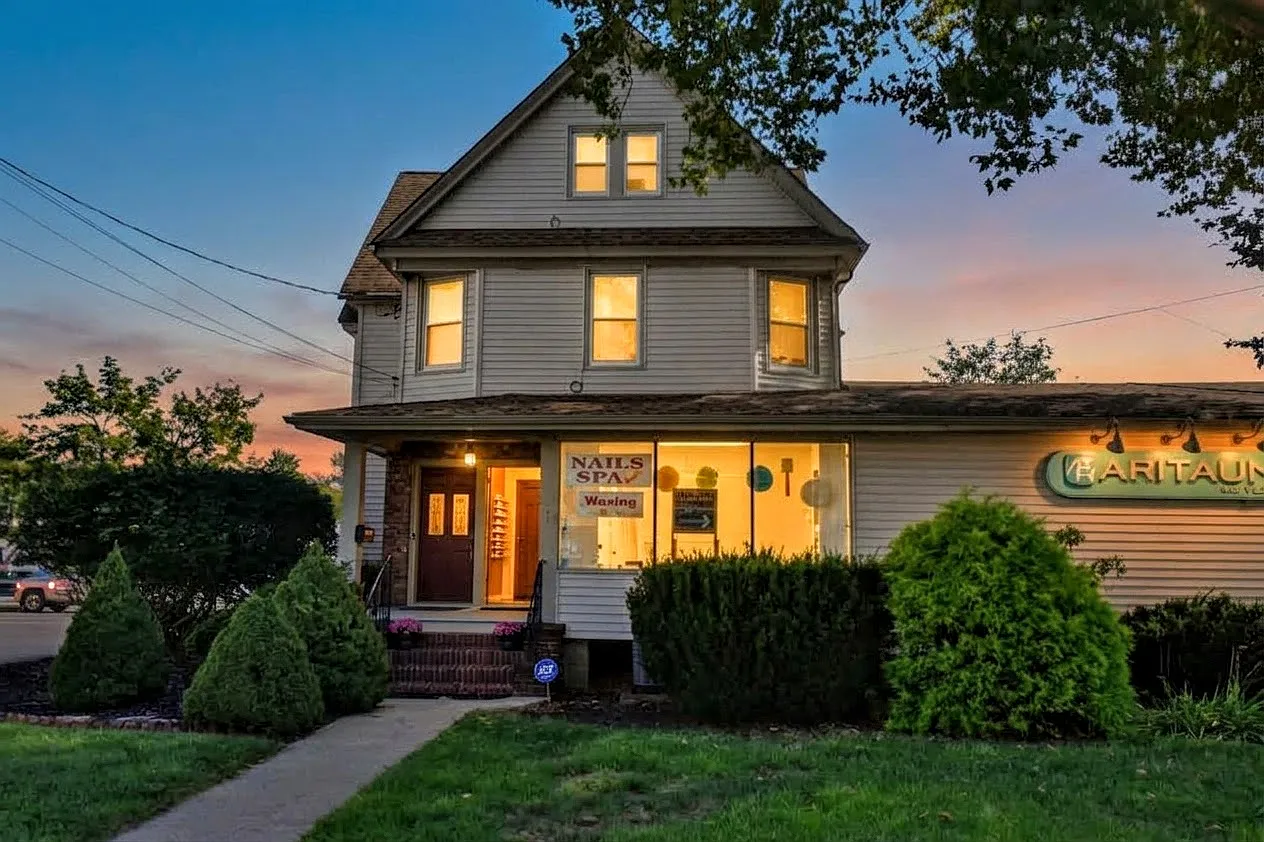 1 bed, $2,300 — Photo 1