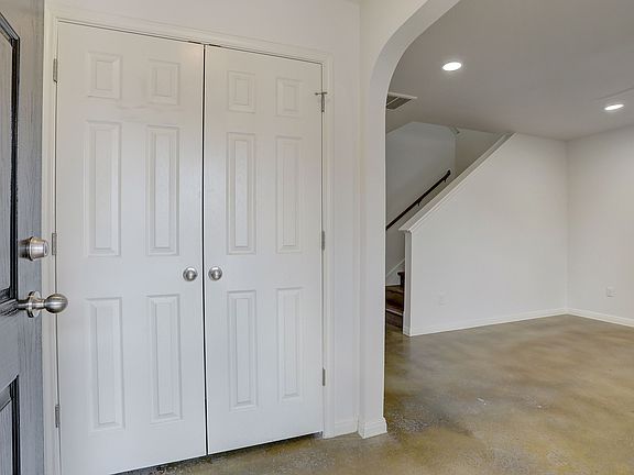 3rd image of 4512 Senda Ln