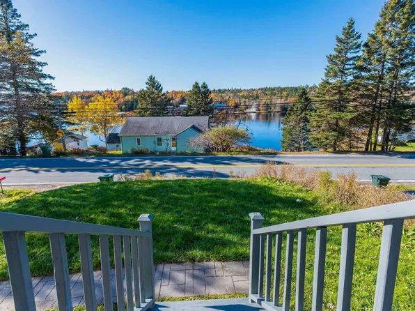 9625 Saint Margarets Bay Rd, Queensland, NS B0J 1T0