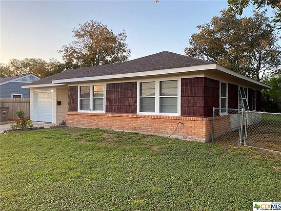 3rd image of 808 E Mesquite Ln