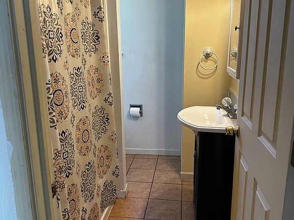4th image of 2903 Soltis Dr